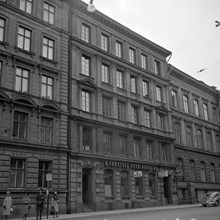 Grevgatan 43, Linnégatan 56 och Linnégatan 54 med Hedvig Eleonora folkskola