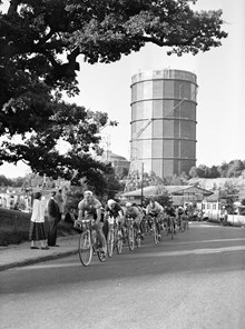 Lill-Jansskogen. SM i cykling. Bilden visar en karavan på Gasverksvägen. Harry Snell från Borås och Idrottsklubben Ymer vann