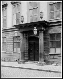 Portal till Bondeska huset, Drottninggatan 3