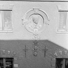 Herkulesgatan 18. Detaljer på södra gaveln. Morian, relief på vån 4 tr. Anspelar på apoteket Morianen