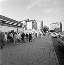 Trafikanter vid tunnelbanestationen Gullmarsplan