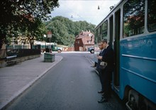 Spårvagn på linje 4 vid ändhållplats Gotlandsgatan, Vitabergsparken. 