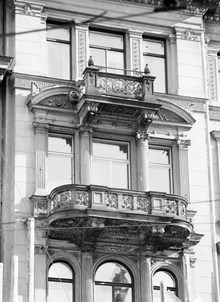 Stureplan 4, detals av fasaden med balkonger