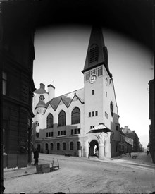 Sankt Peterskyrkan, Upplandsgatan 12, i hörnet av Kammakargatan vintertid