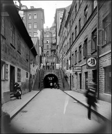 Brunkebergstunnelns västra mynning från Tunnelgatan