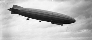 Zeppelinaren Bodensee landar på Gärdet 1919. Foto: Karl Ransell, Stadsmuseet i Stockholm