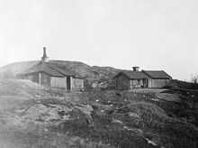 Hus vid Trädgårds Tvärgränd 13 (nu Helgagatan). Här på Helgaberget byggdes Allhelgonakyrkan 1918
