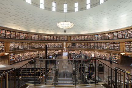 Utlåningshallen i Stockholms stadsbibliotek