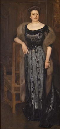 Porträtt av Alice Thiel i en gråblå klänning 