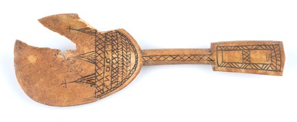 Sked av horn i nordsamisk stil från 1600-talet