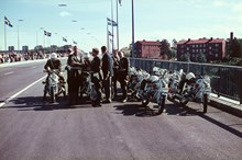 Essingeledens invigning. Poliser med motorcyklar
