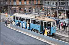 Spårvagn vid hållplats Tjärhovsgatan på väg mot Sofia på Södermalm år 1967