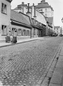 Nytorgsgatan norrut från hörnet av Katarina Östra Kvarngata (Nuv. Sandbacksgatan). Nytorgsgatan 12-6