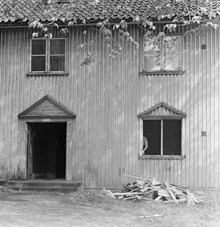 Skånegatan 14. Nödbostäder uppförda 1917 inför rivning. Nuvarande Rosenlundsparken