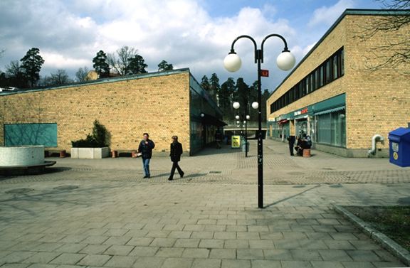 Fagersjö centrum, Havsörnstorget - Stockholmskällan