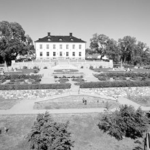 Hässelby slott med omgivande terrasser