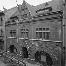 Arbetareinstitutet, fasaden vid Klara Norra Kyrkogata 8
