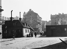 Rådmansgatan västerut från Stora Badstugatan, nuvarande Sveavägen. T.v. kv. Stormkransen