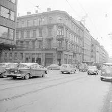 Sturegatan mot hörnet av Linnégatan 2 t.v. och Sturegatan 20