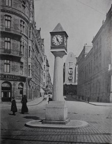 Tornbergs klocka vid Nybroplan 1917 