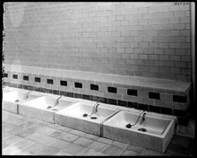 Tvättrum i Adolf Fredriks folkskola, Norrtullsgatan 18. Nuvarande Matteusskolan.