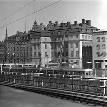 Piperska huset, Munkbrogatan 2. Gamla stans T-station, från Järnvägsbron