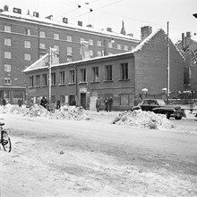 Folkungagatan 94. Ett hus rivs, i korsningen Folkungagatan och Nytorgsgatan