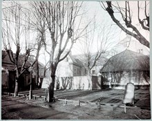 Nordvästra hörnet av Maria kyrkogård, i bakgrunden  kvarteret Rosendal större