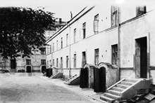 Järnvägsbostäderna, södra gården från SO i kvarteret Smultronet mot Kungsholmsgatan