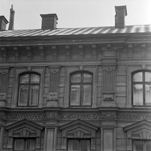 Del av fasad till Nybrogatan 74