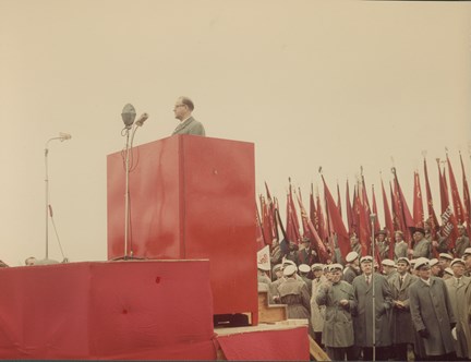 Tage Erlander i talarstolen första maj 1947