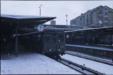 Tunnelbanetåg vid Gullmarsplan vintern år 1977