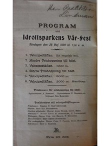Stockholms Allmänna Velocipedklubb anordnar en ”velocipedtäfvlan” 1899 