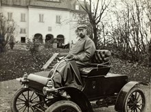 Prins Eugen i sin Oldsmobile