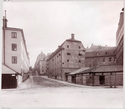 Ragvaldsgatan från Söder Mälarstrand, till höger Gustaf Janse´s sillmagasin.x