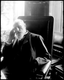 Porträtt av Robert Almström, ledare för Rörstrands porslinsfabrik 1893-1909