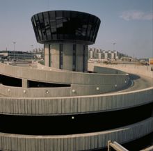 Bevakningstorn för parkering i Skärholmen.