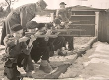Unga skyttar på Stockholms skjutbanor 1937