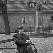 Författaren Bo Bergman på Klara kyrkogård