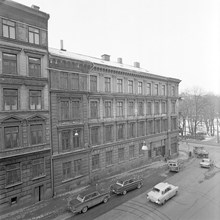 Linnégatan 2 mot hörnet av Sturegatan.