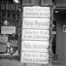 Götgatan 75. Skyltar vid Primus Petterssons Järnaffär