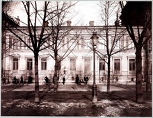 Kungsträdgårdsgatan 14, Barclayska huset och allén framför. Även kallat Wallenbergska huset