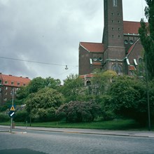 Trädplantering vid Karlavägen och Engelbrektskyrkan