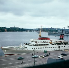 Passagerarbåten Jätten Finn vid kaj i Stadsgårdshamnen