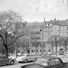 Narvavägen 5-7 från Storgatan. T.v. i fonden Riddargatan