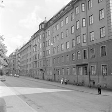 Linnégatan 84 - 88 från hörnet av Fredrikhovsgatan