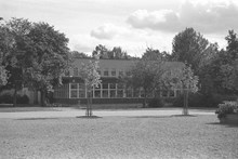 Mossen 4, Bromma gymnasium. Matsalsbyggnaden