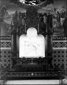 Interiör från Sofia Kyrka med altartavlan
