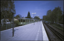 Tunnelbanetåg till Tallkrogens tunnelbanestation år 1990