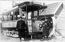 Spårvagn med personal vid ändstation Tranebergsund östra  för linje 2 år 1912